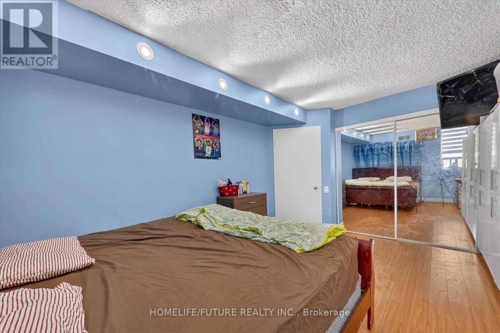 #708 2460 EGLINTON AVENUE E - 19