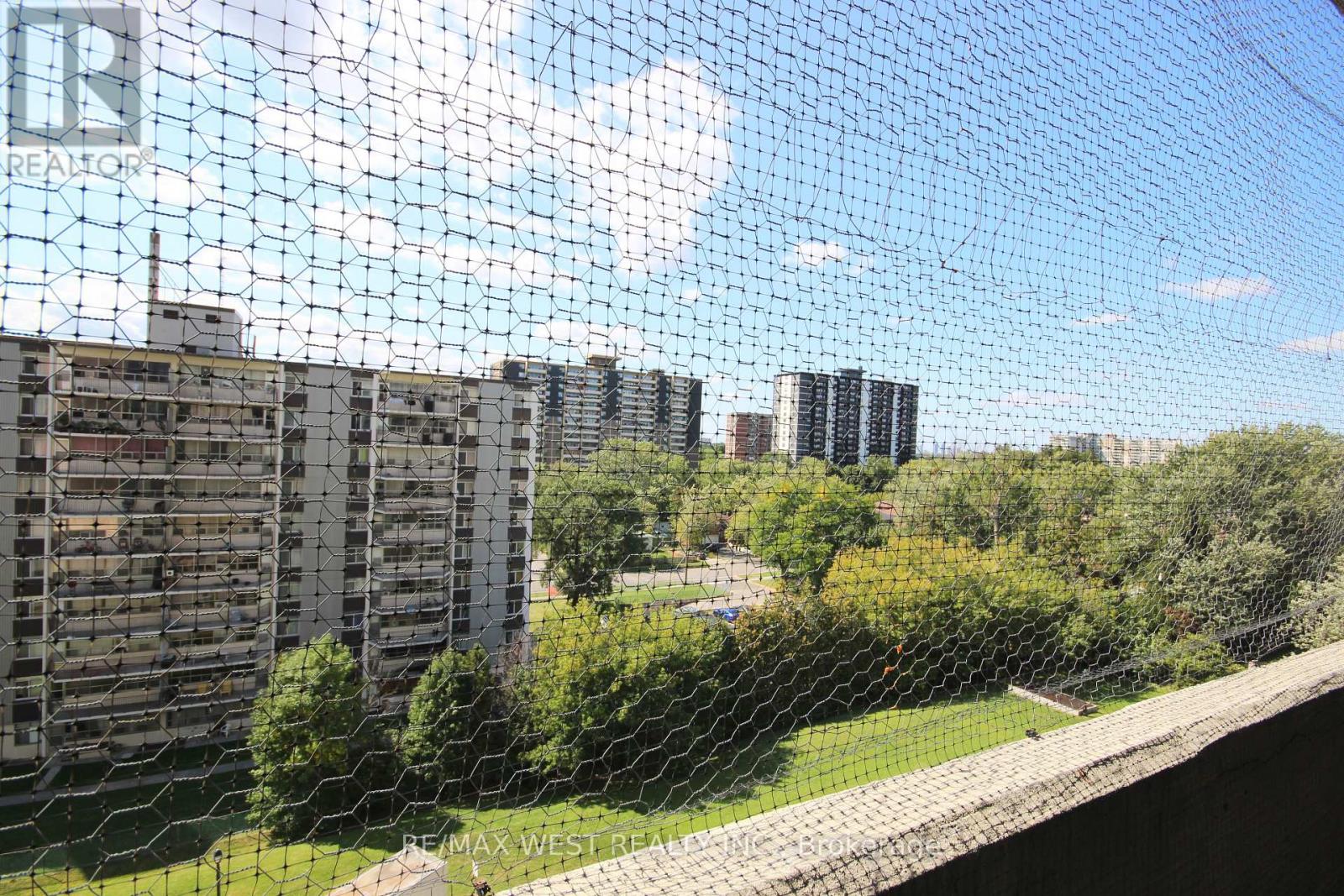 #801 3380 EGLINTON AVENUE E - 15
