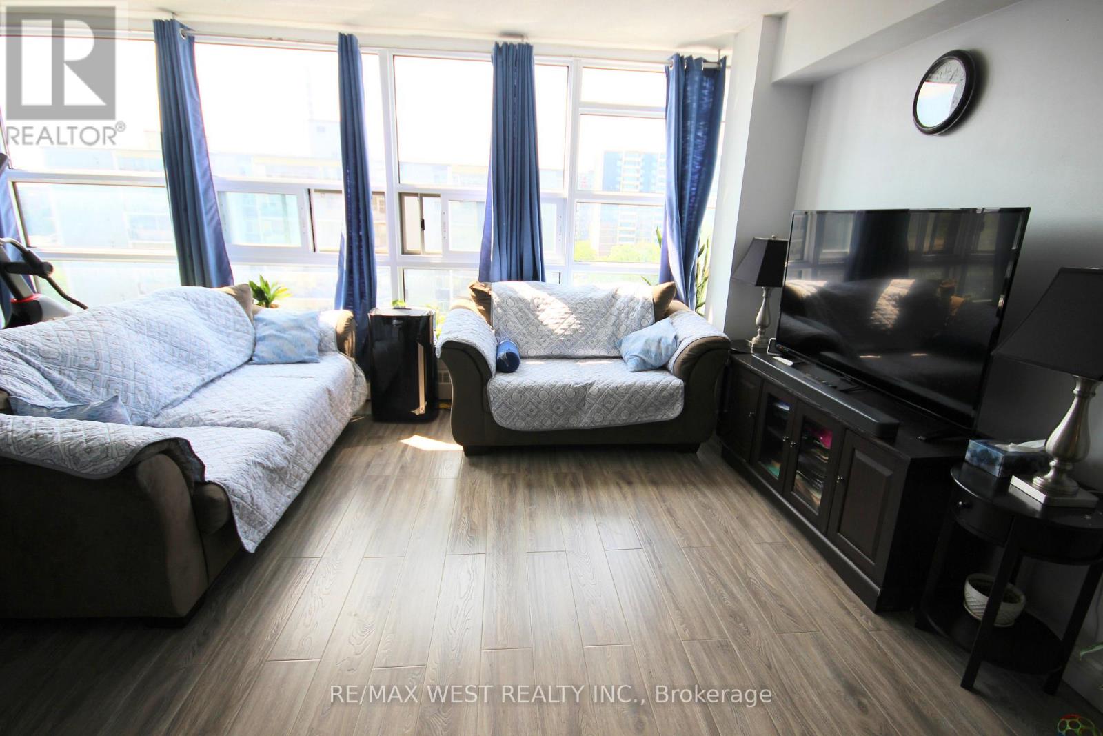 #801 3380 EGLINTON AVENUE E - 3