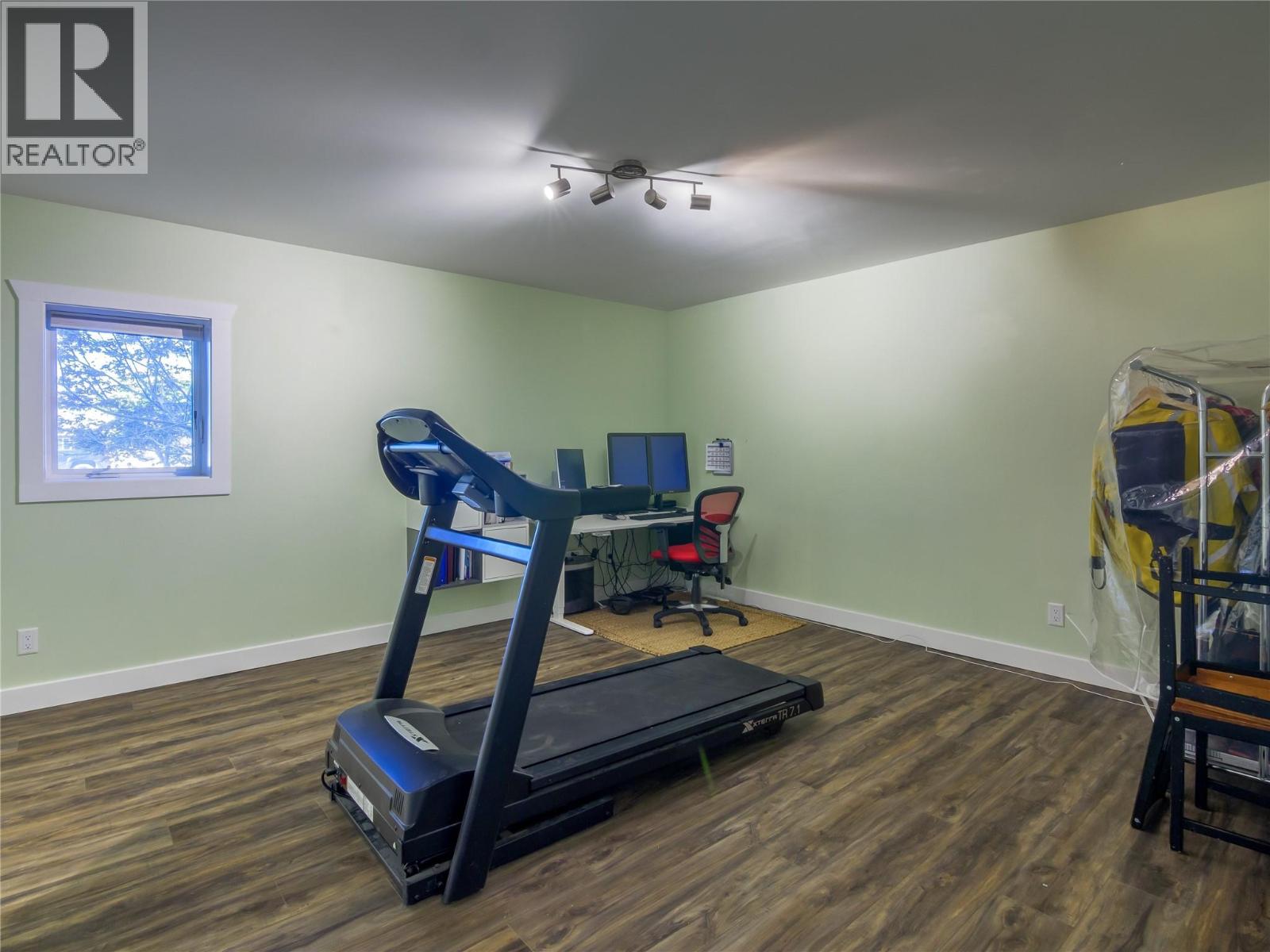2478 Evergreen Drive - 34