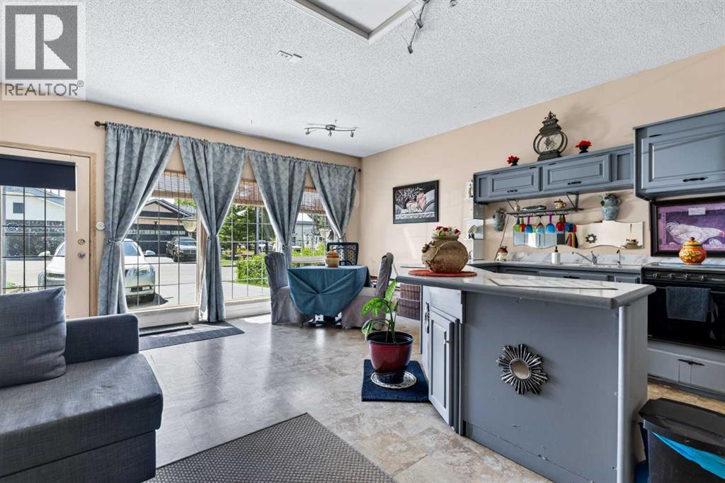 159 Fresno Place NE - 6