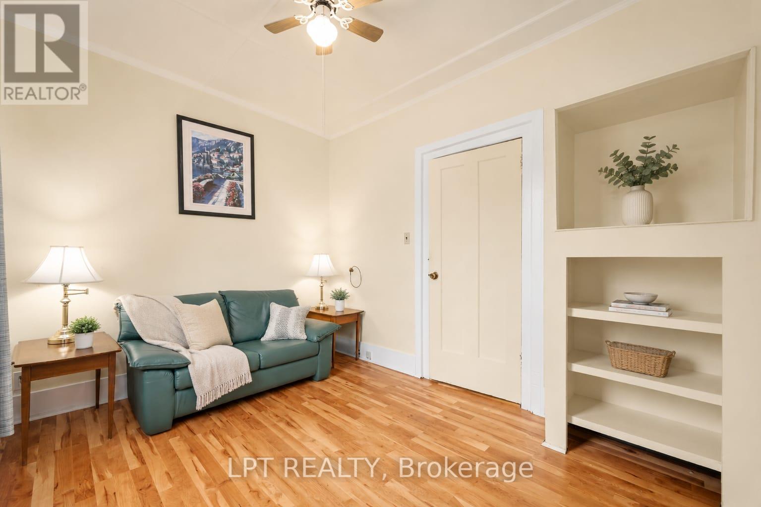 24 ANN STREET N - Image 11