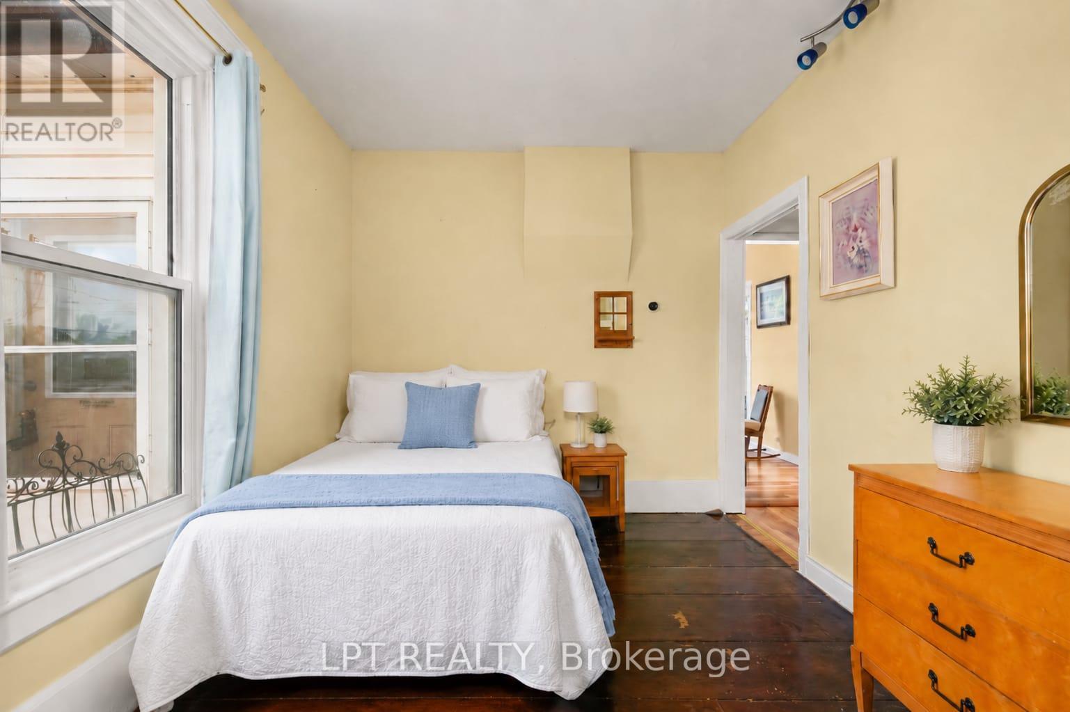 24 ANN STREET N - Image 13