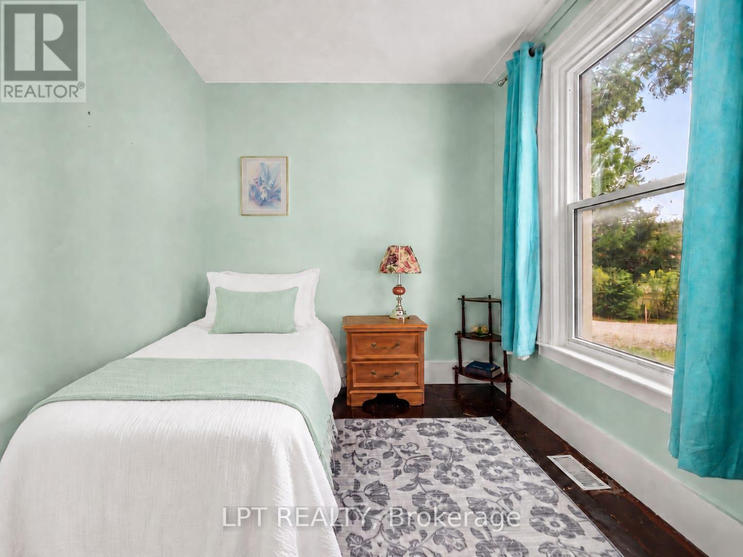 24 ANN STREET N - Image 14