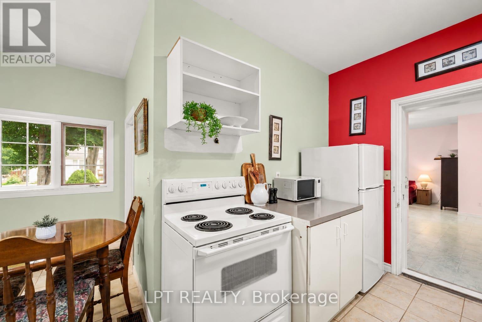 24 ANN STREET N - Image 16
