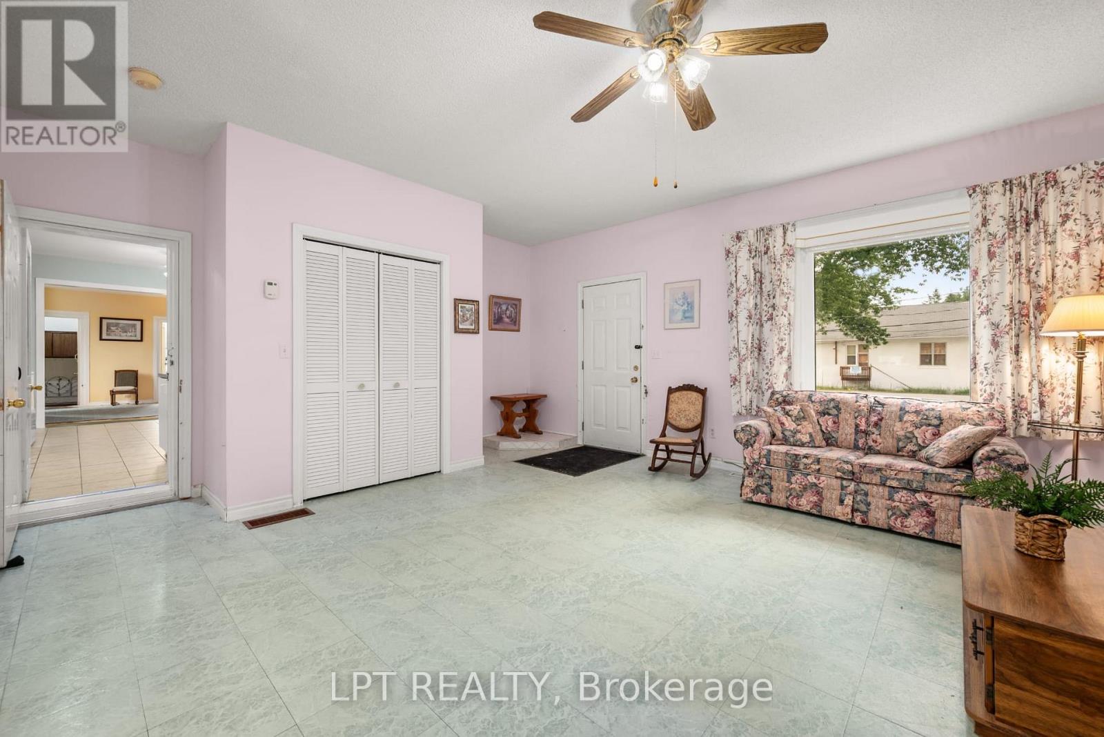 24 ANN STREET N - Image 17