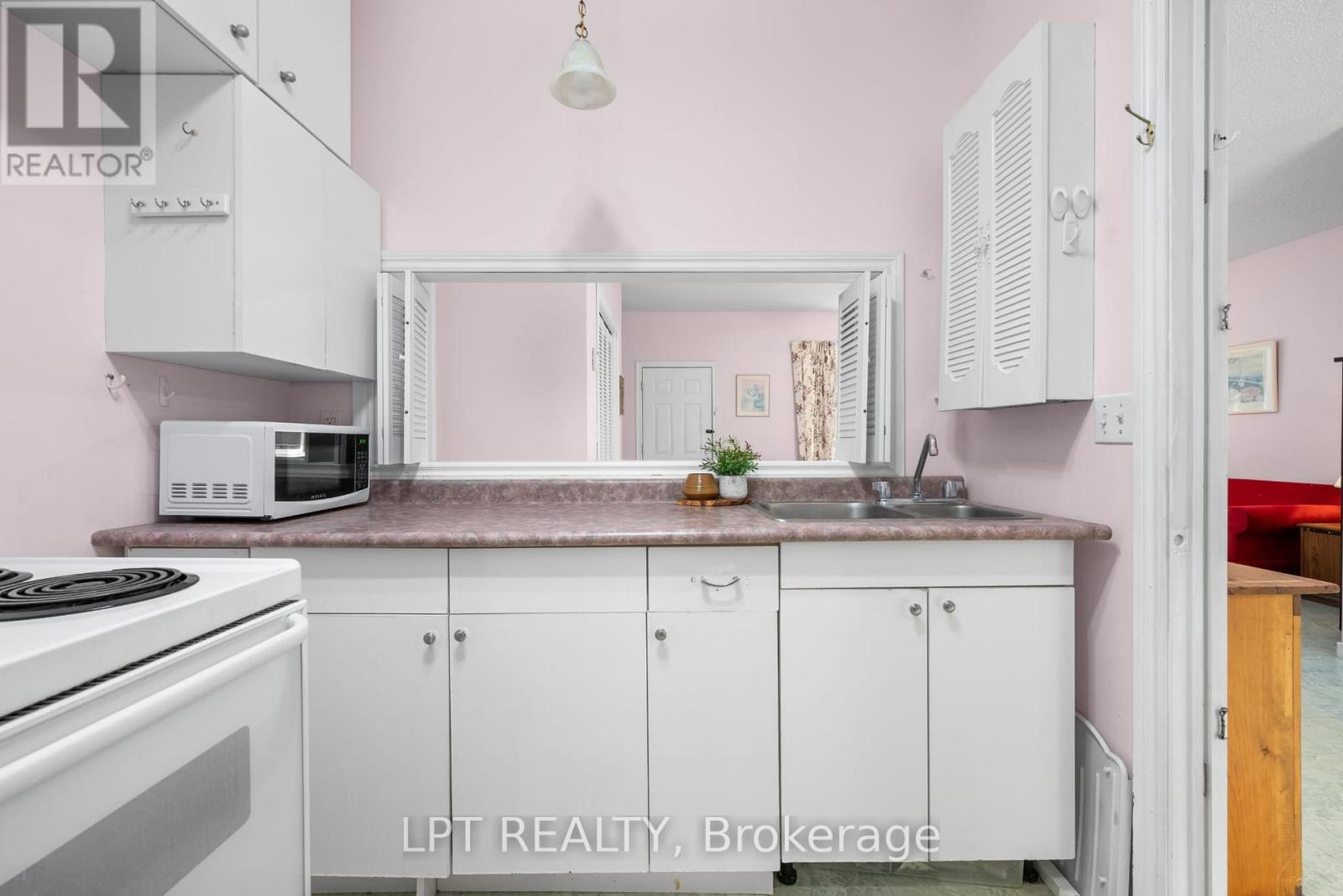 24 ANN STREET N - Image 22