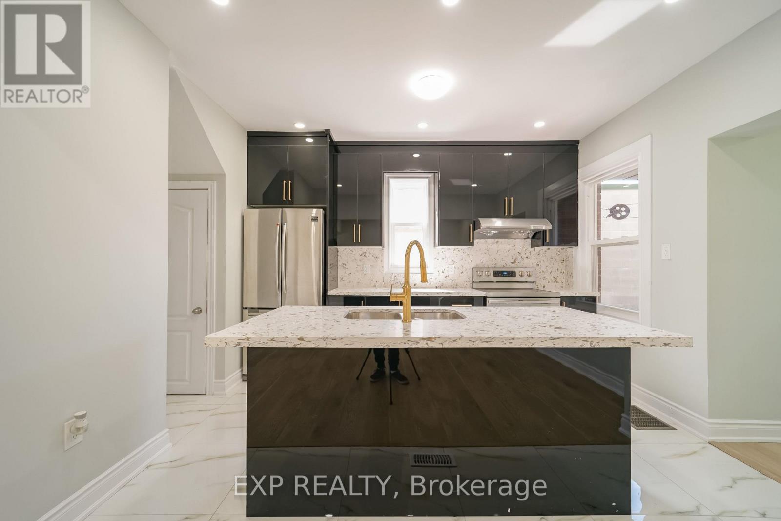 1509 MAIN STREET E - 1