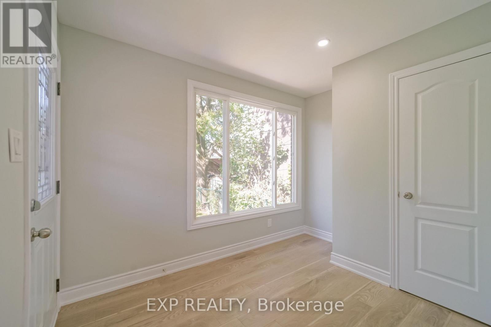 1509 MAIN STREET E - 11