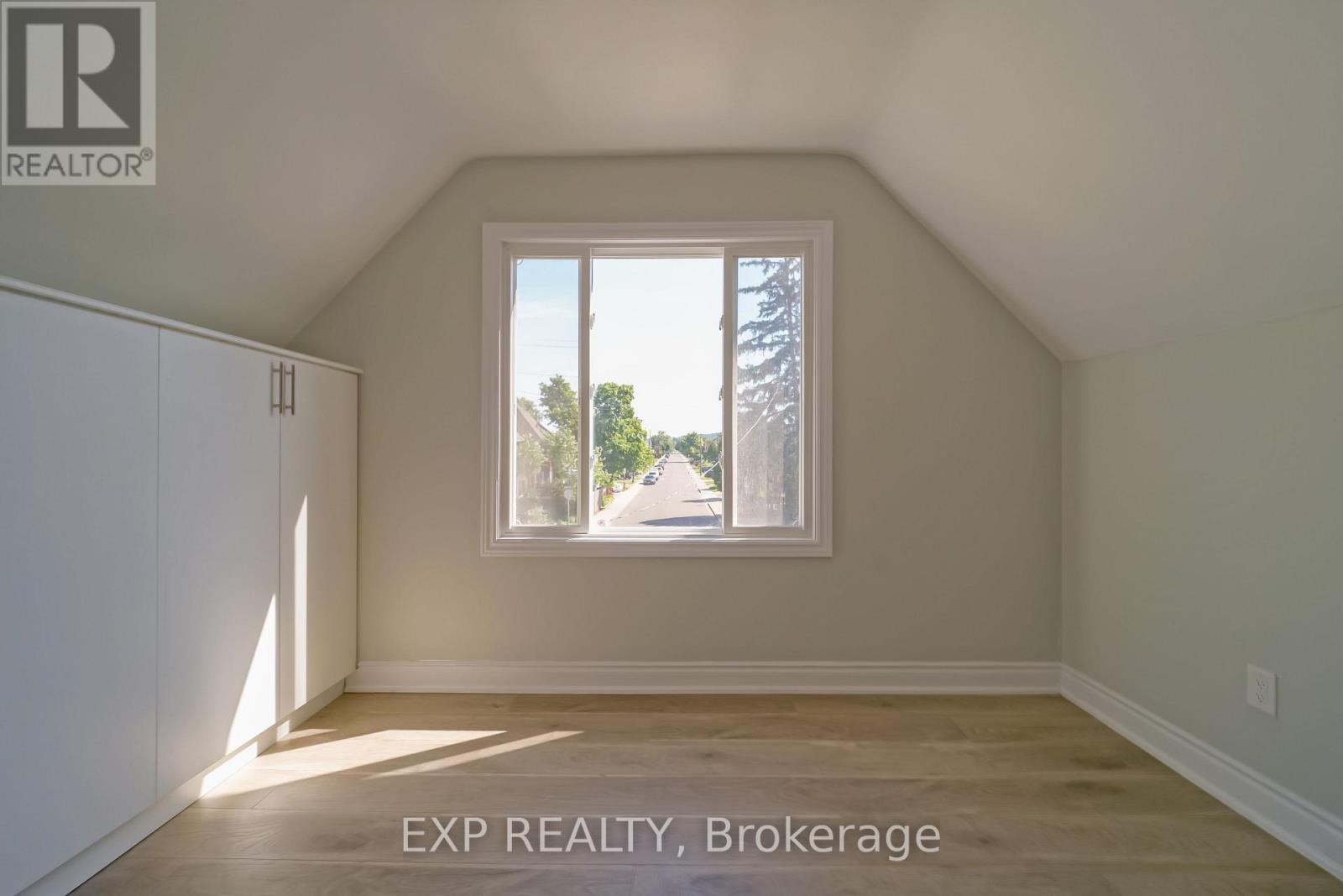 1509 MAIN STREET E - 16