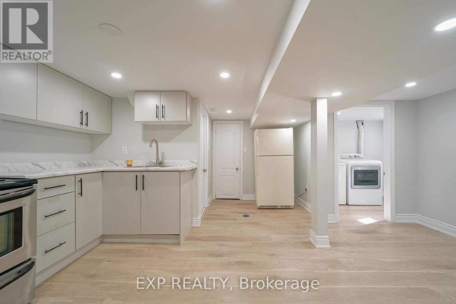 1509 MAIN STREET E - 24