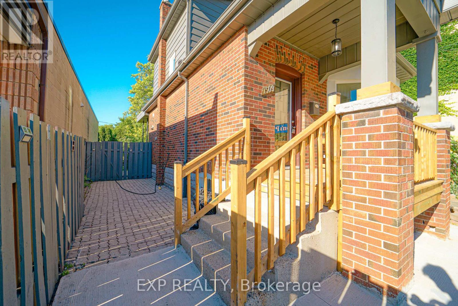 1509 MAIN STREET E - 30