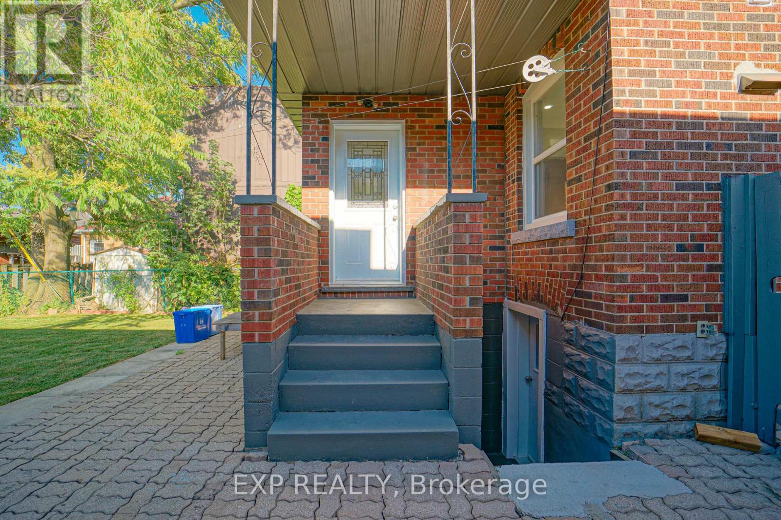 1509 MAIN STREET E - 33