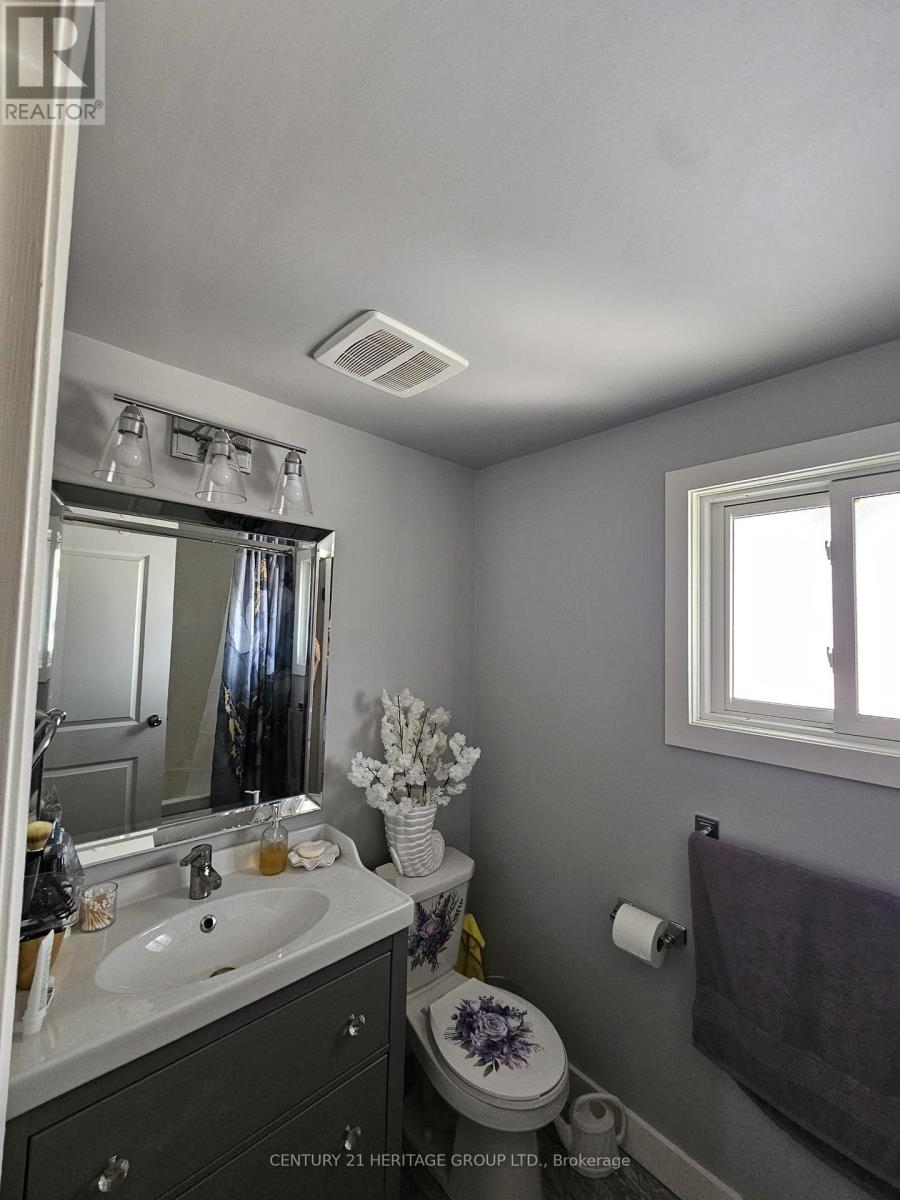 #24 89 HIGHVIEW AVENUE E - 10