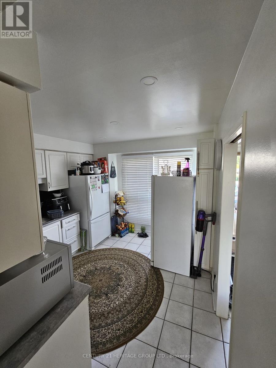 #24 89 HIGHVIEW AVENUE E - 12