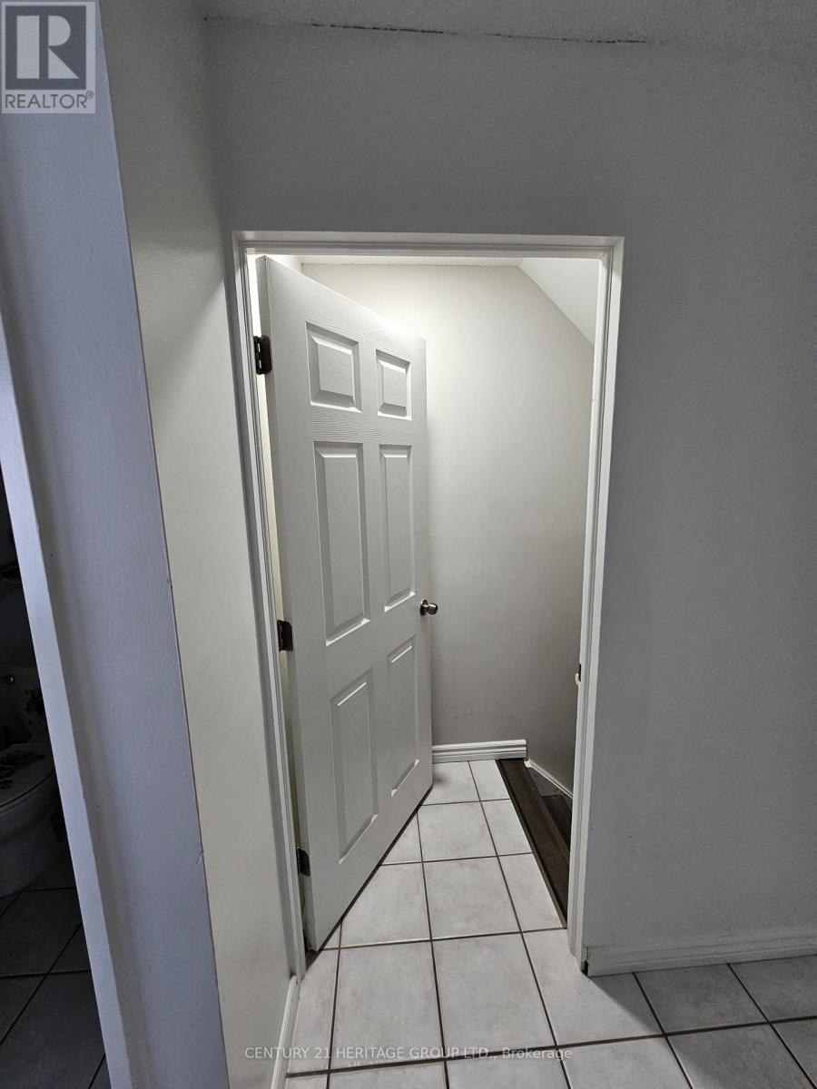 #24 89 HIGHVIEW AVENUE E - 2