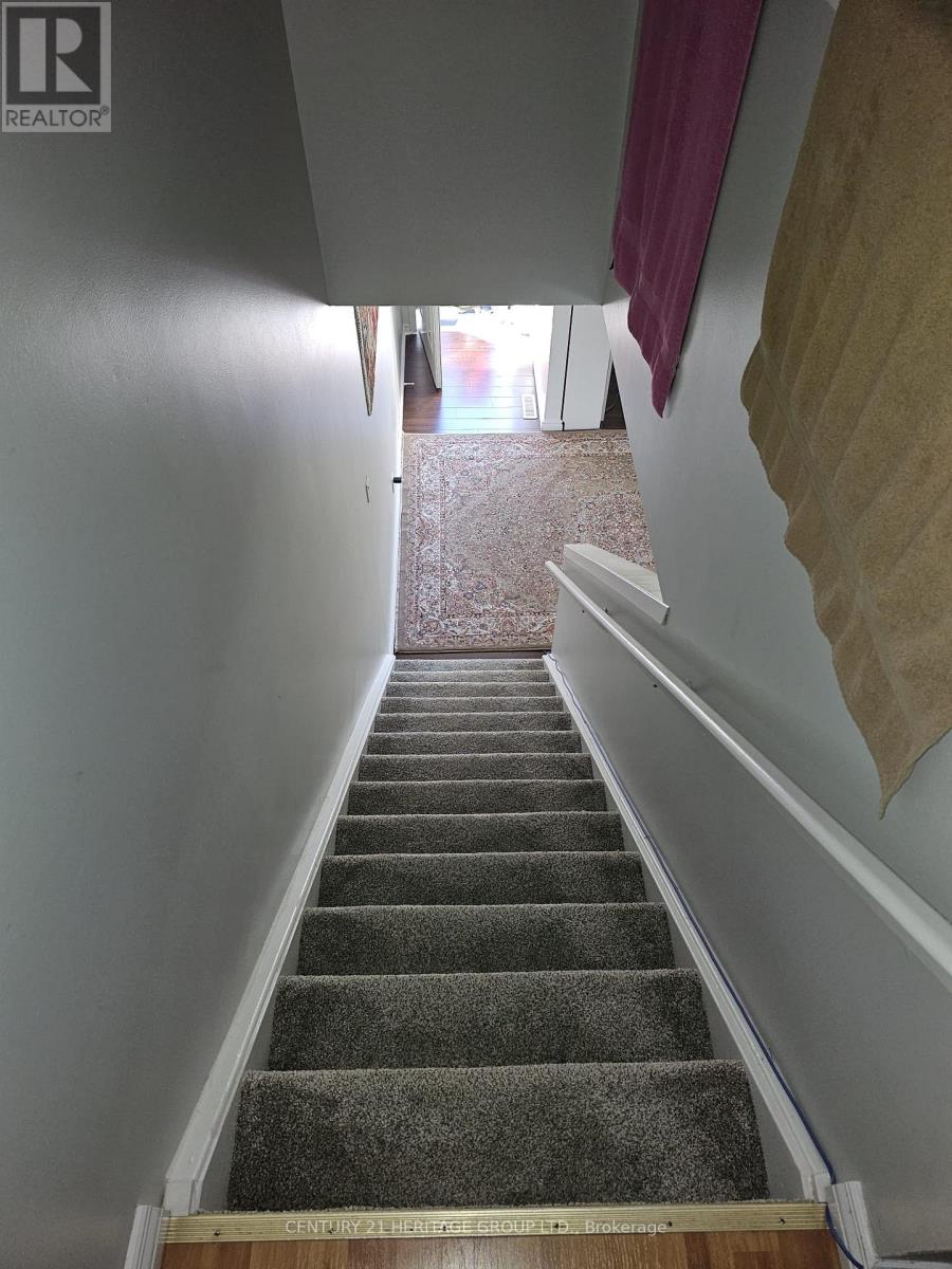 #24 89 HIGHVIEW AVENUE E - 23
