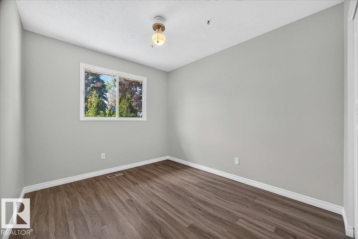 7419 15 AV NW - 17