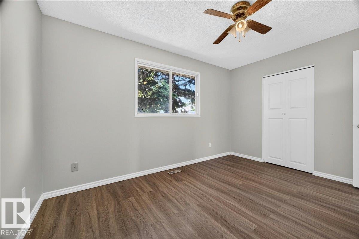 7419 15 AV NW - 19