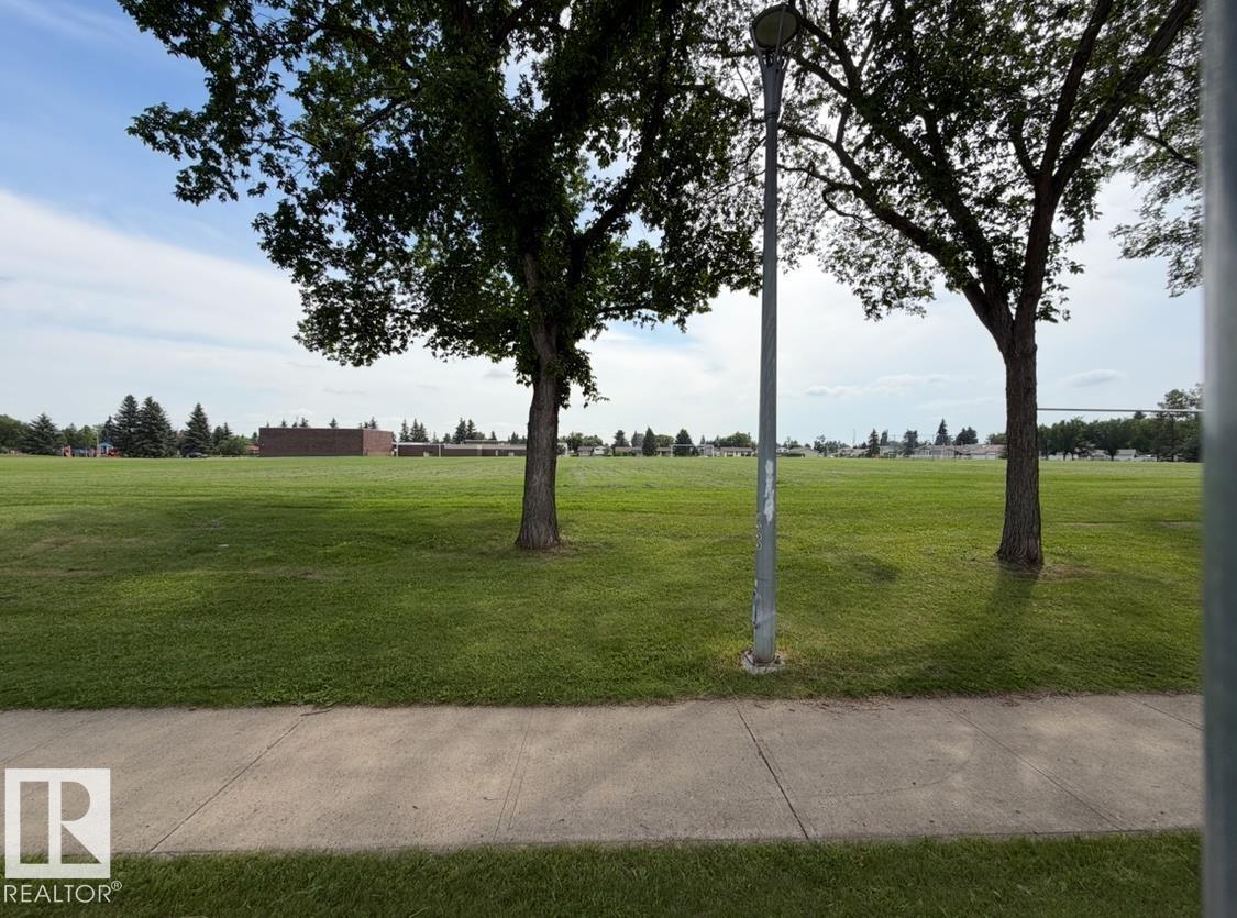 7419 15 AV NW - 39