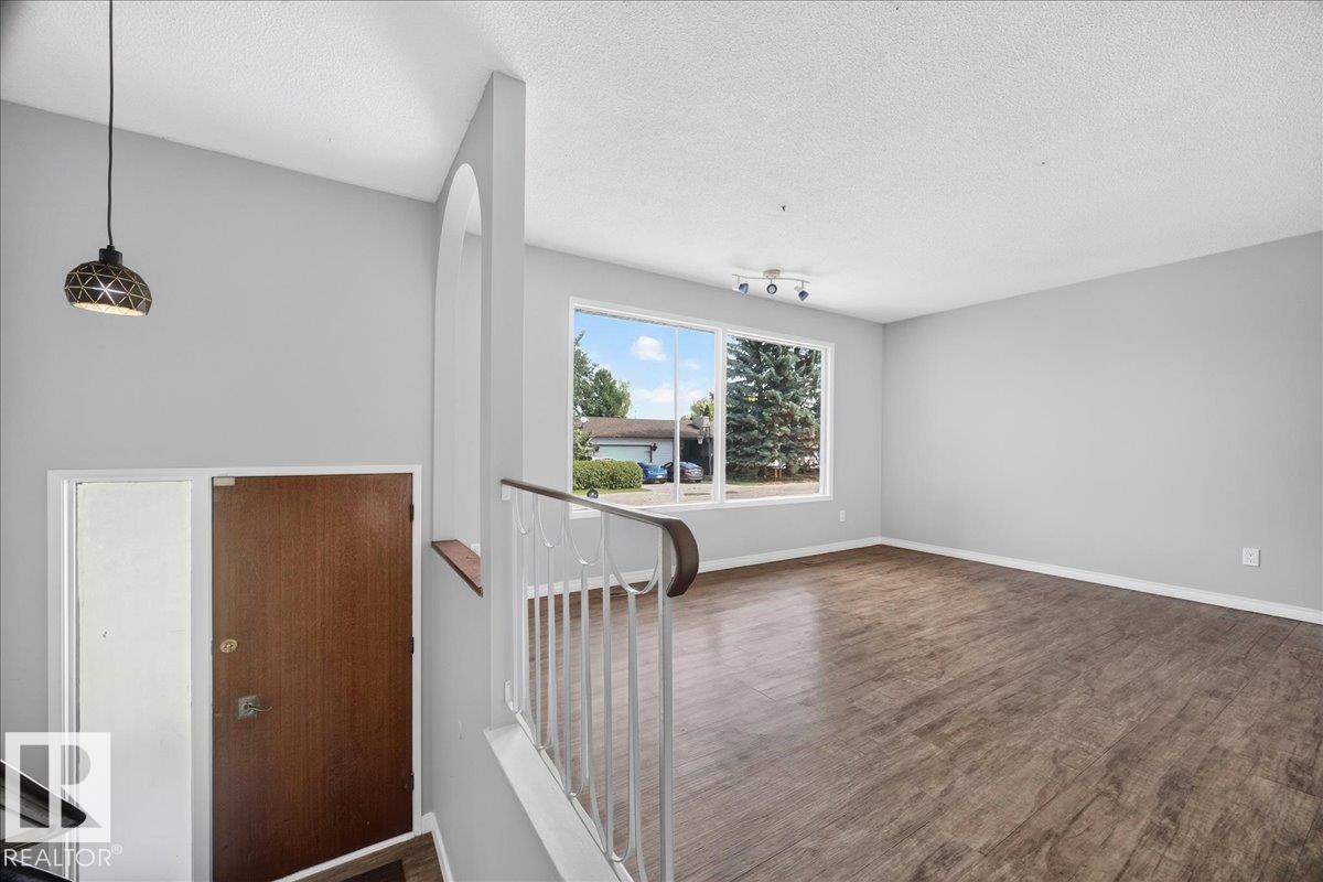 7419 15 AV NW - 4