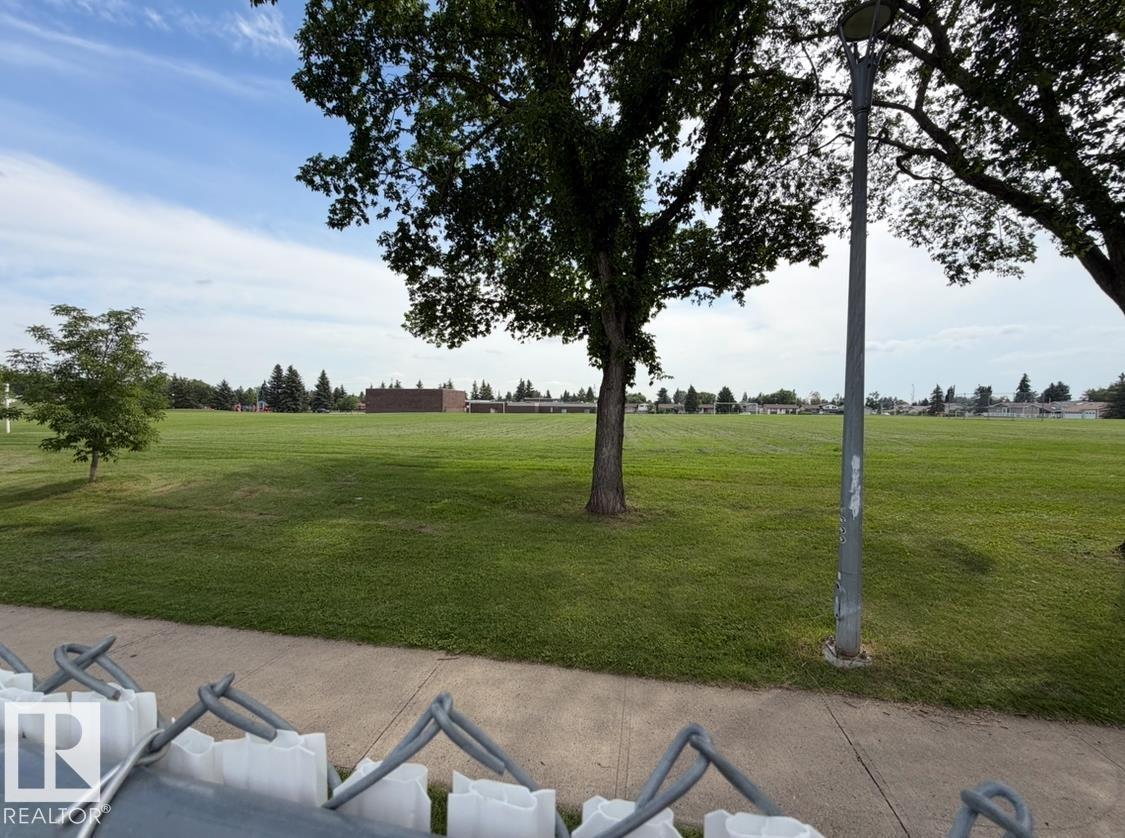7419 15 AV NW - 40