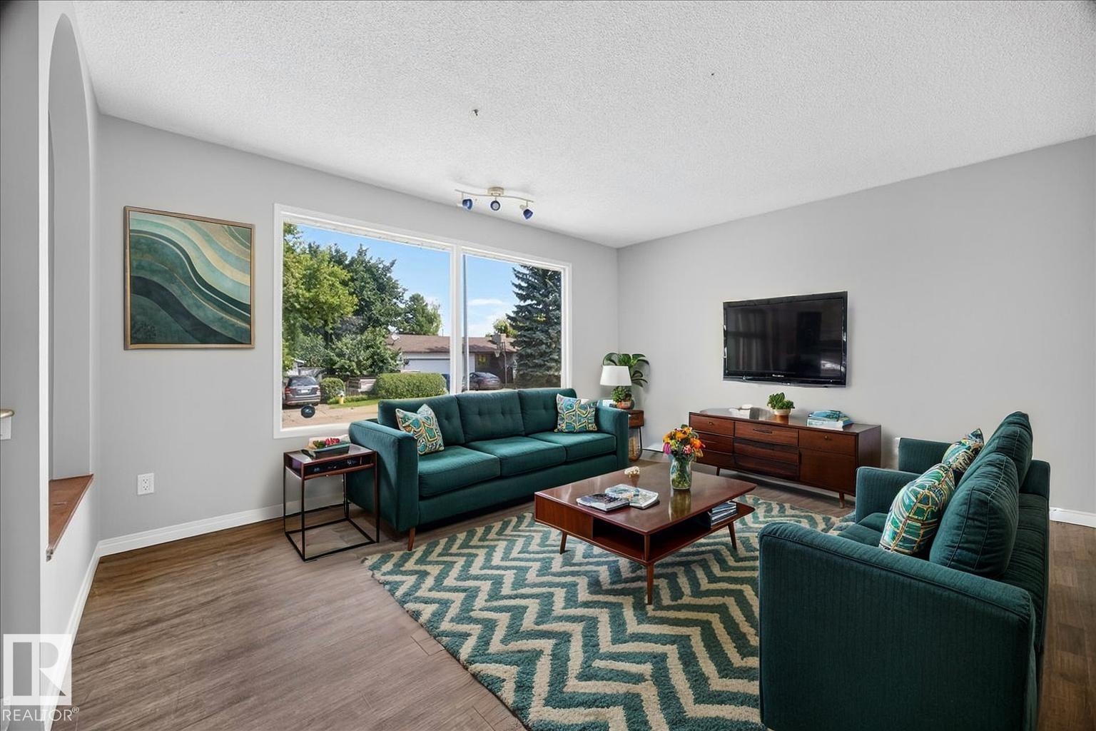 7419 15 AV NW - 5