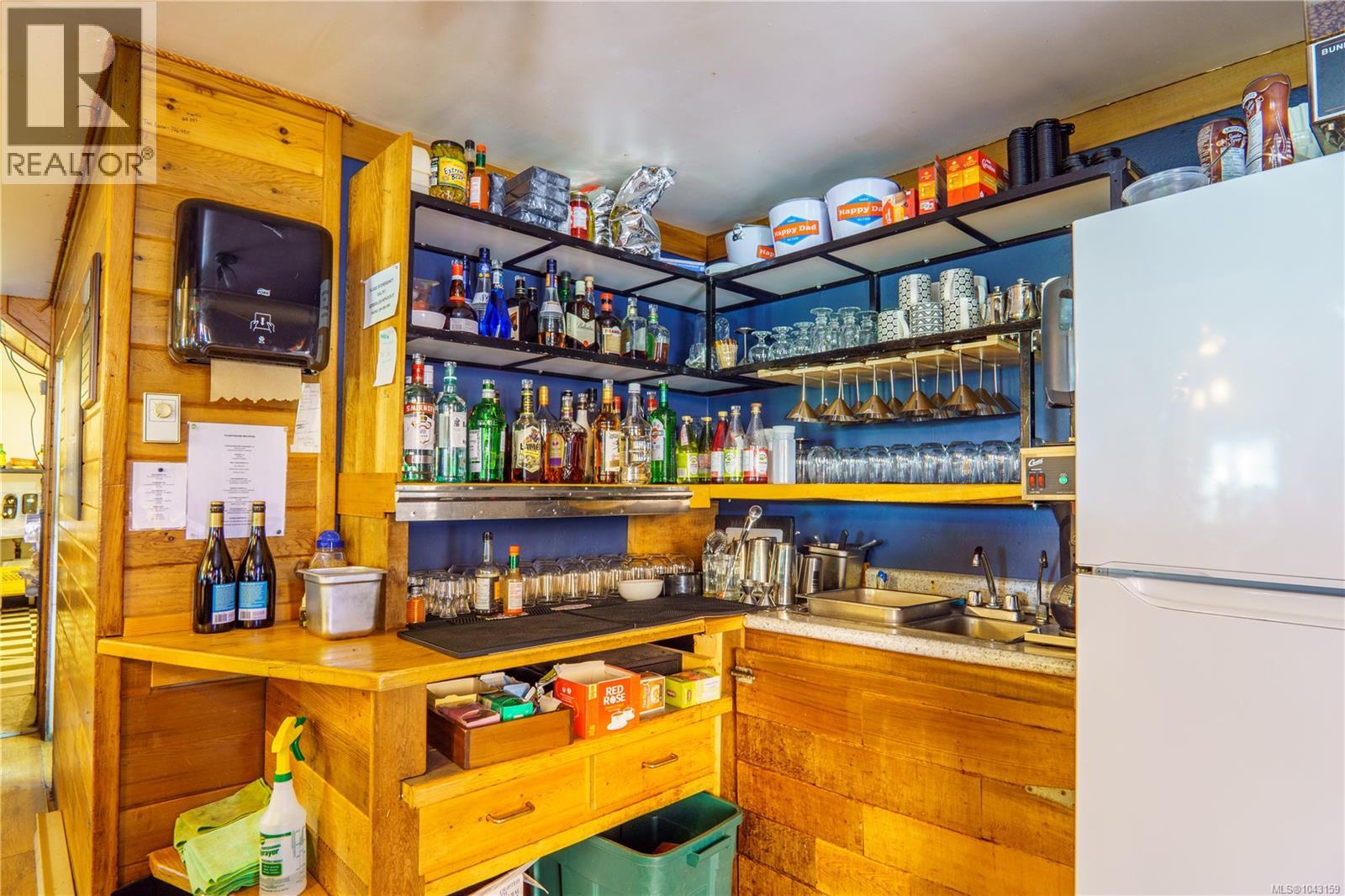 200 Hemlock St, Ucluelet