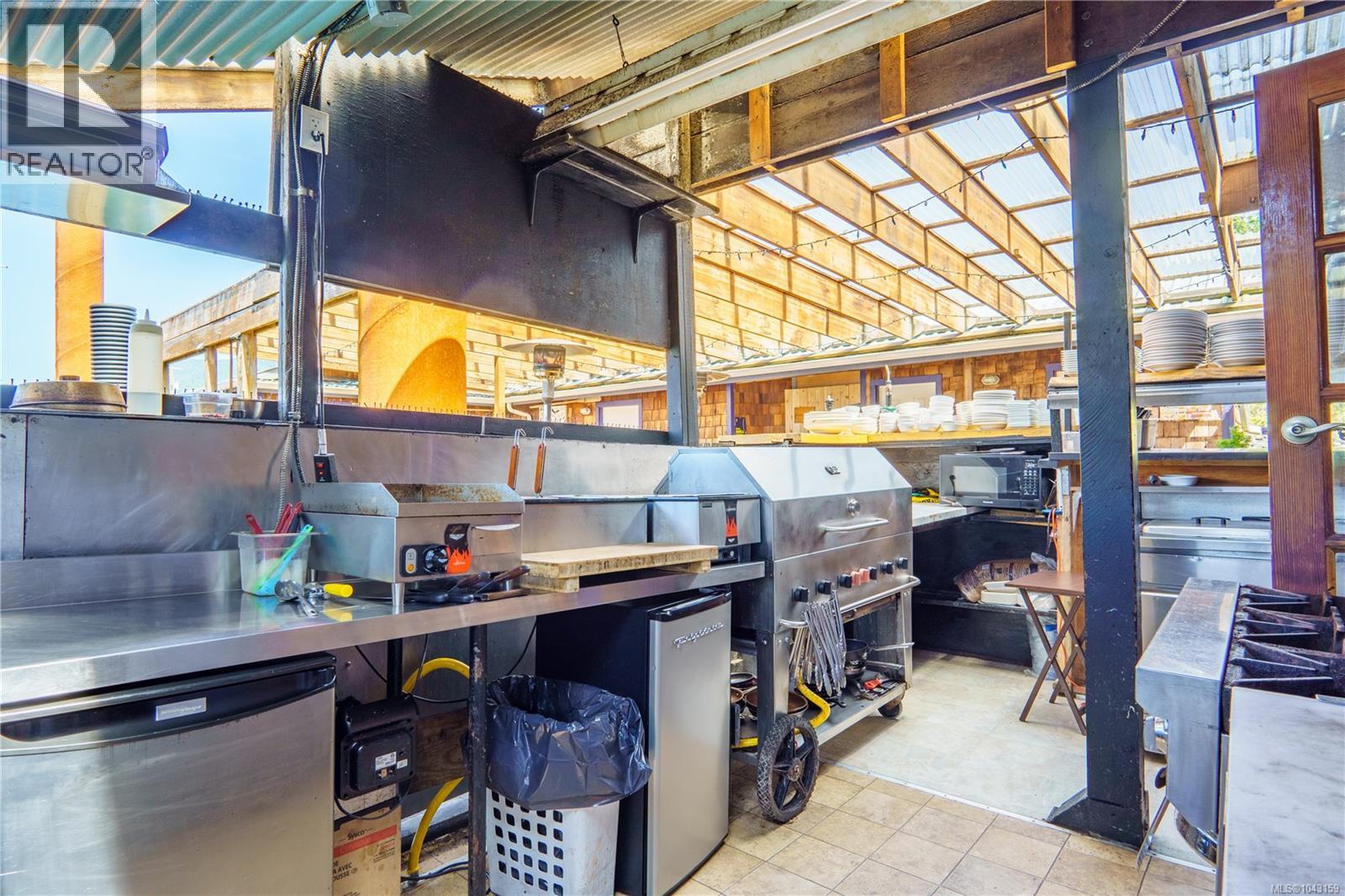 200 Hemlock St, Ucluelet
