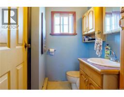 200 Hemlock St, Ucluelet, BC V0R3A0 Photo 30
