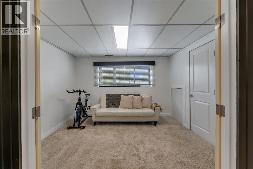 74 Eldorado Road SE - 18