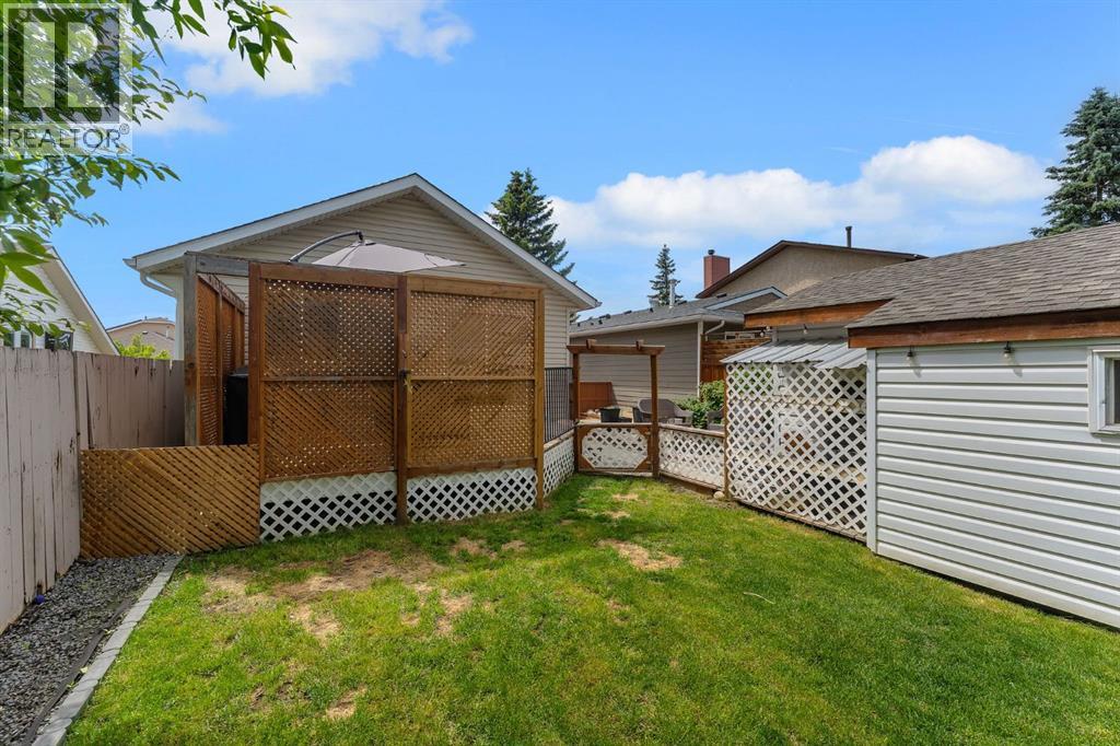 74 Eldorado Road SE - 31