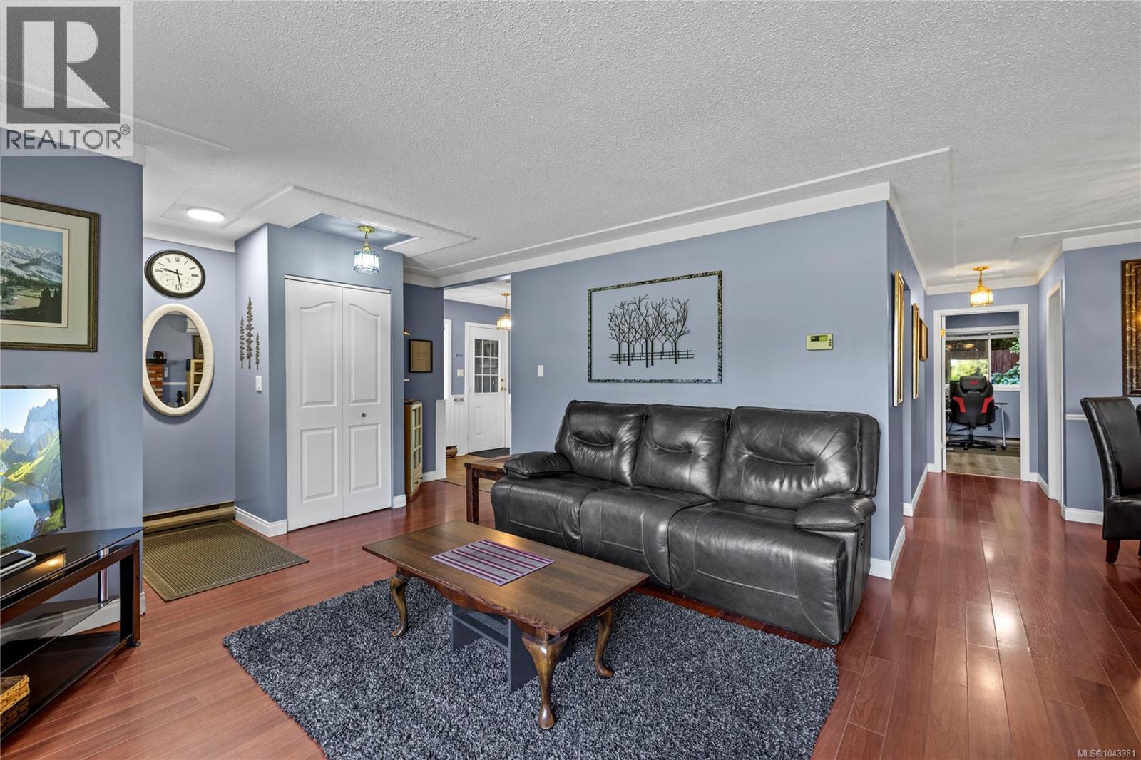 1007 Centre Cres, Qualicum Beach