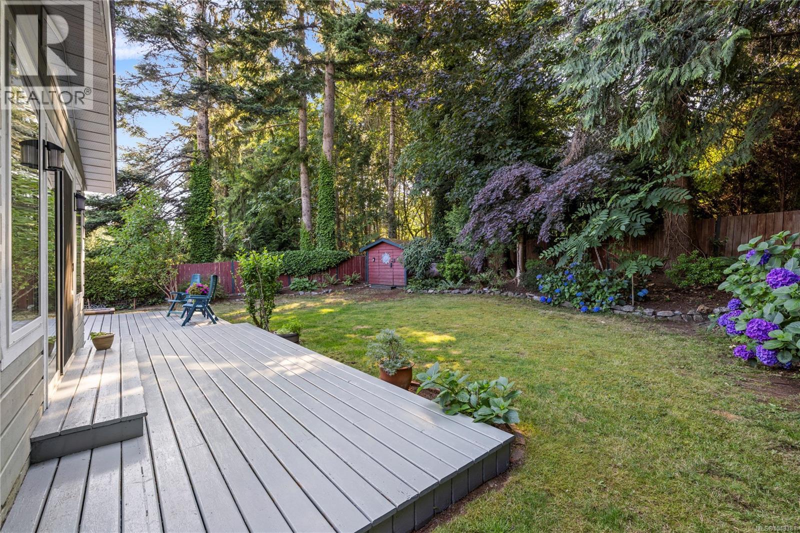 1007 Centre Cres, Qualicum Beach