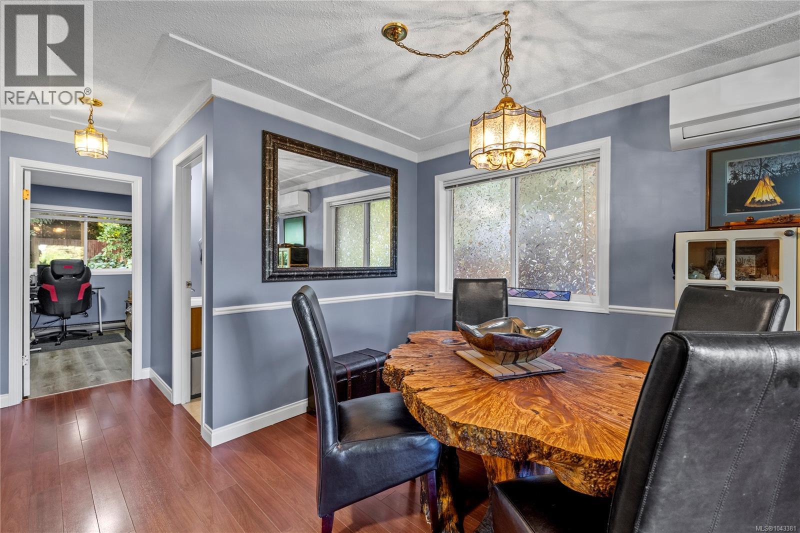 1007 Centre Cres, Qualicum Beach