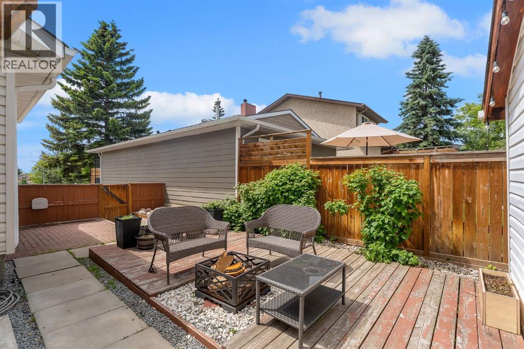 74 Eldorado Road SE - 30