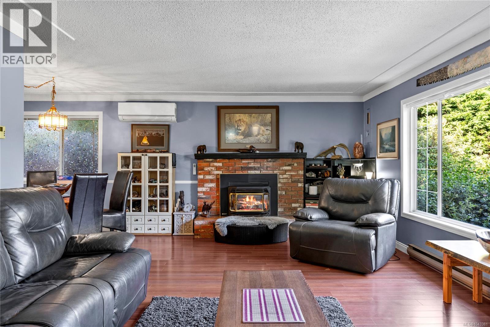 1007 Centre Cres, Qualicum Beach