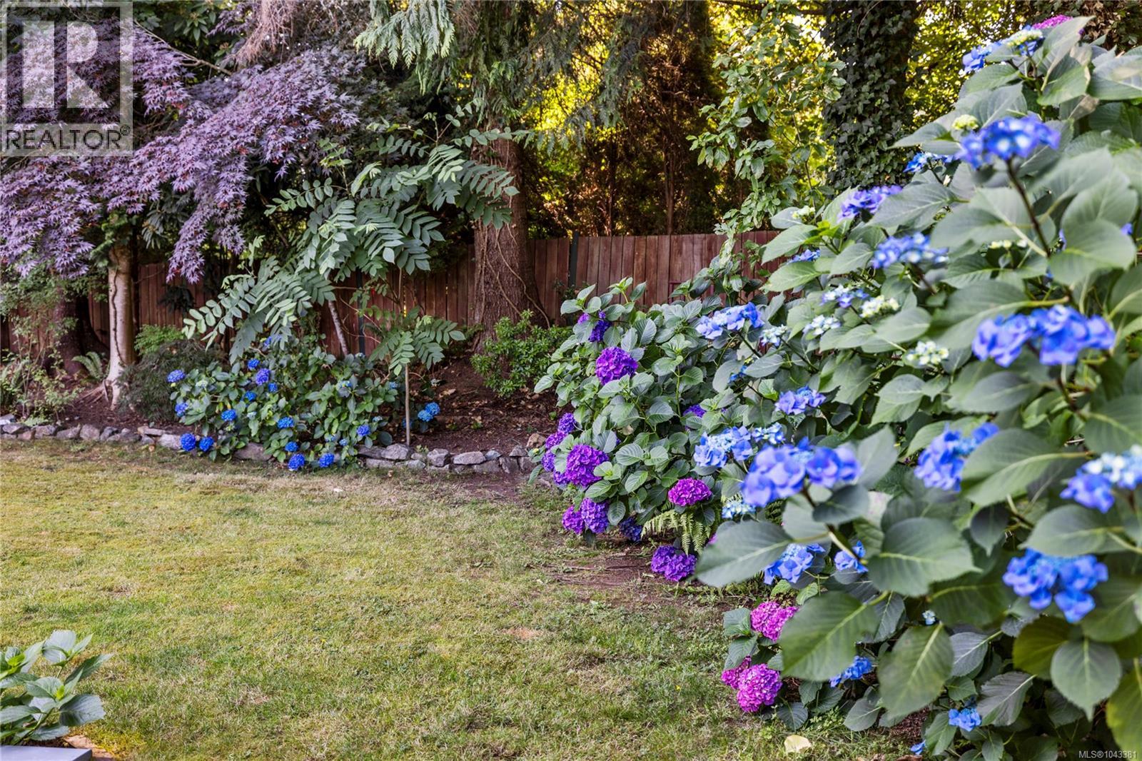 1007 Centre Cres, Qualicum Beach