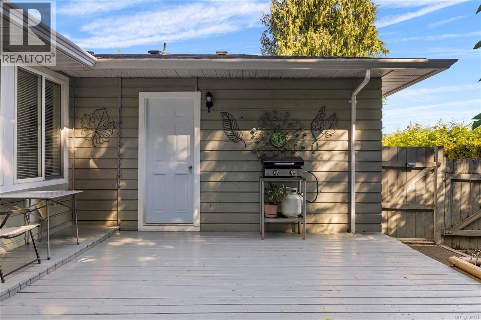 1007 Centre Cres, Qualicum Beach
