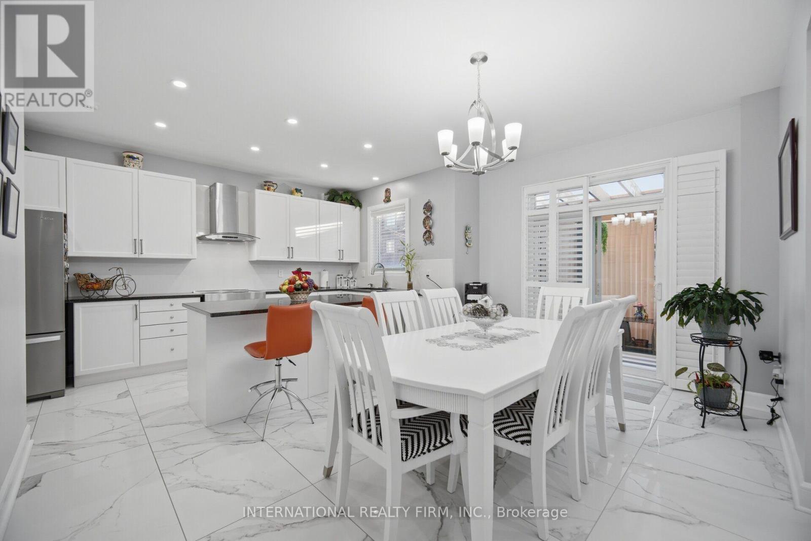 84 FRED YOUNG DRIVE - 14