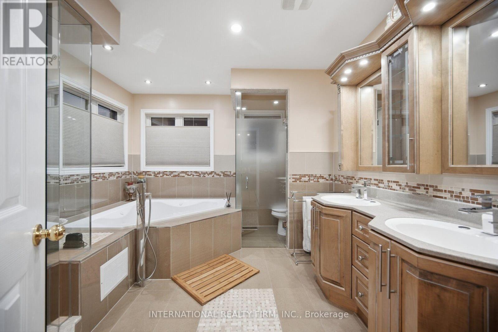 84 FRED YOUNG DRIVE - 18