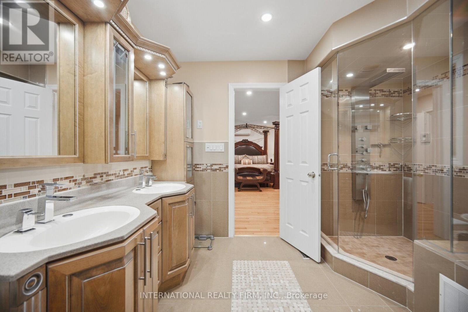 84 FRED YOUNG DRIVE - 17