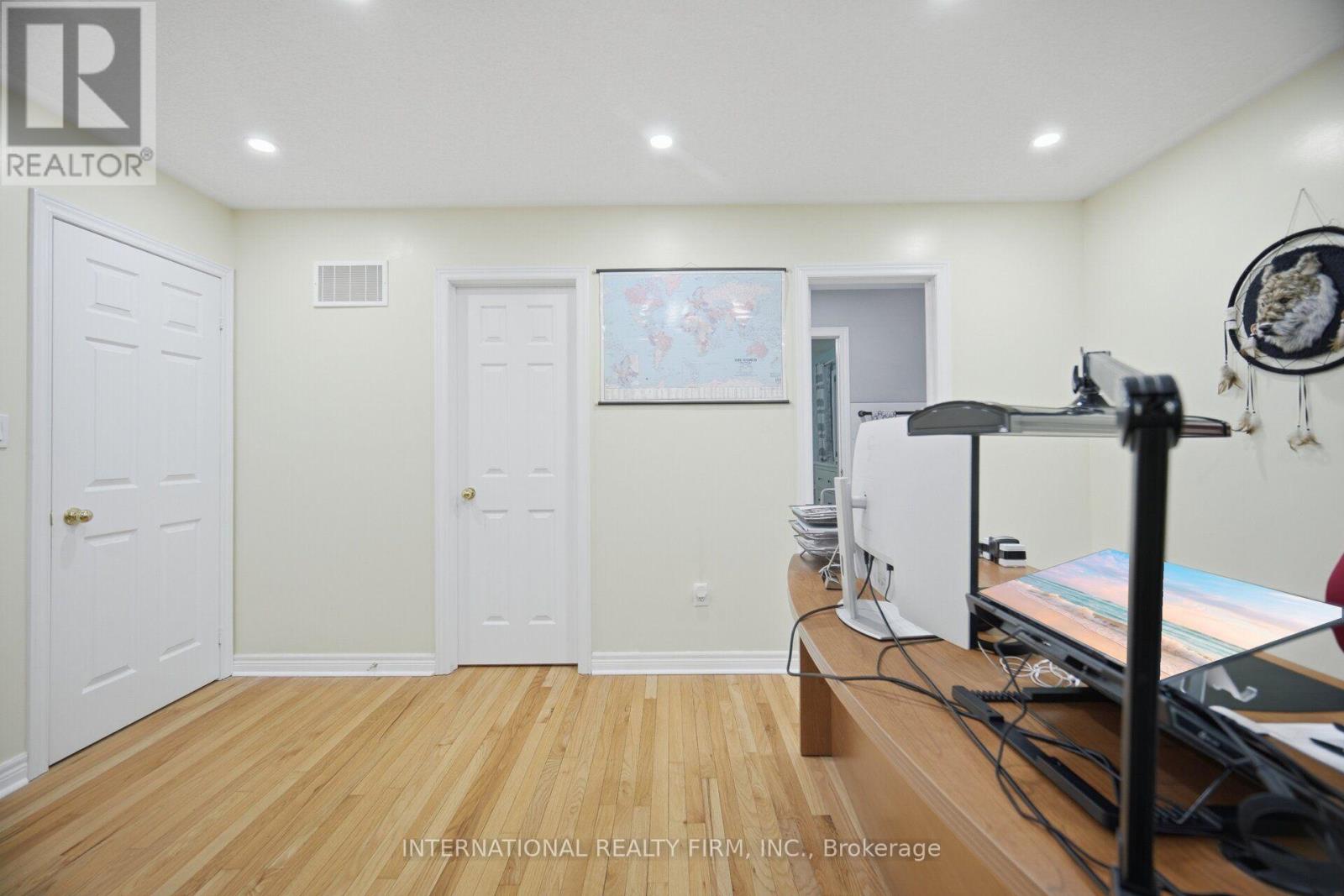 84 FRED YOUNG DRIVE - 26