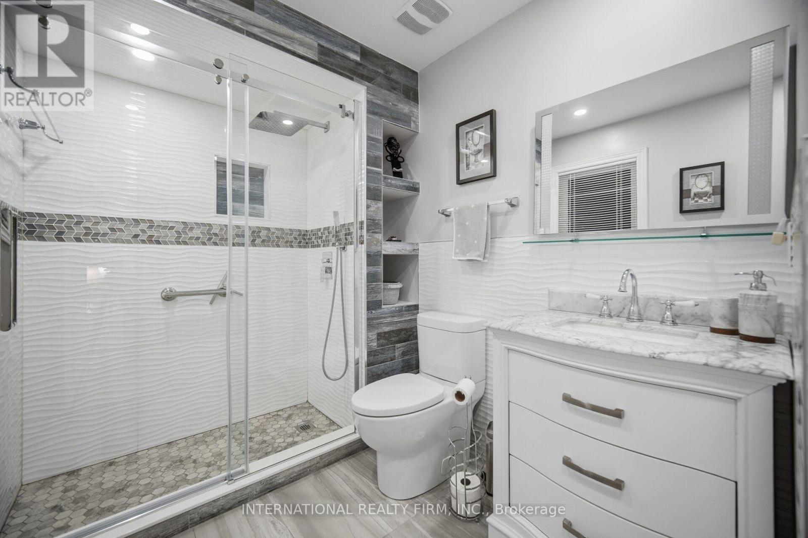 84 FRED YOUNG DRIVE - 28