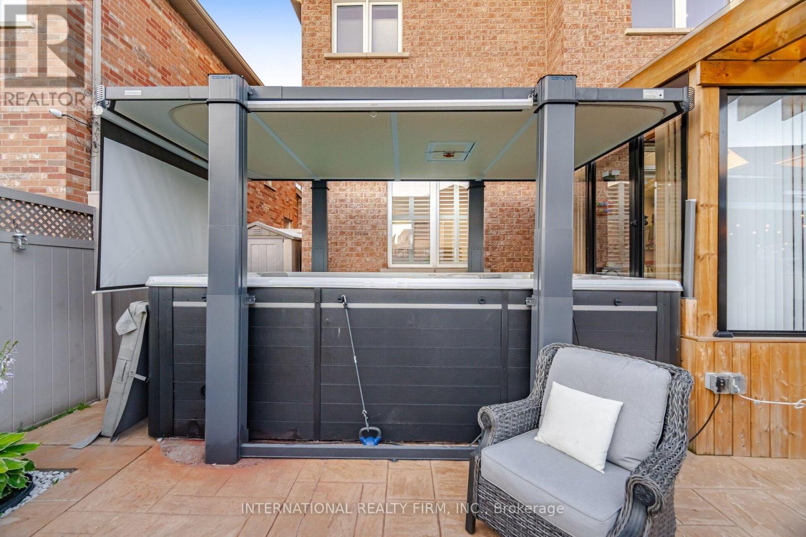 84 FRED YOUNG DRIVE - 44