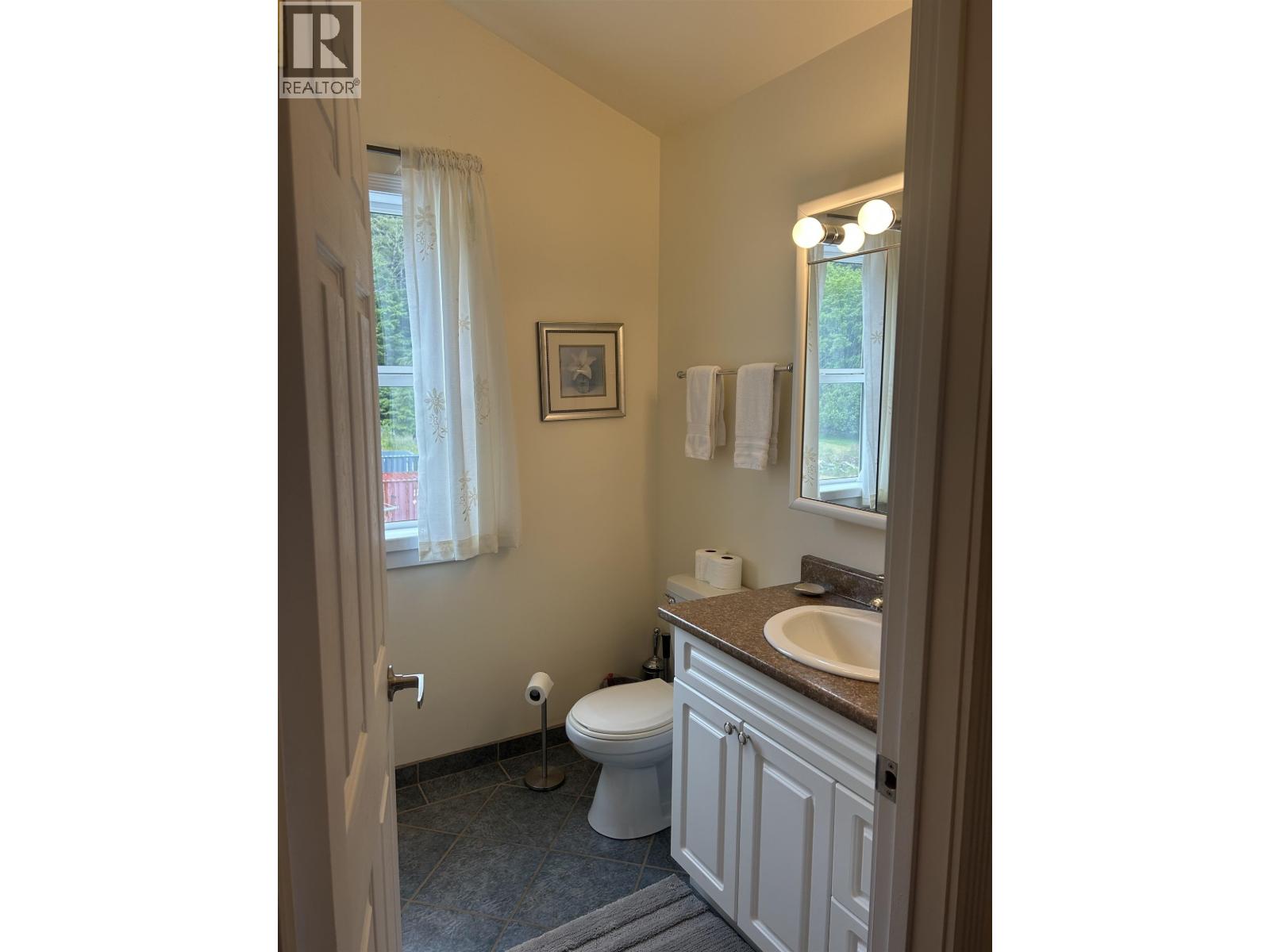 525 BEACH ROAD - 10