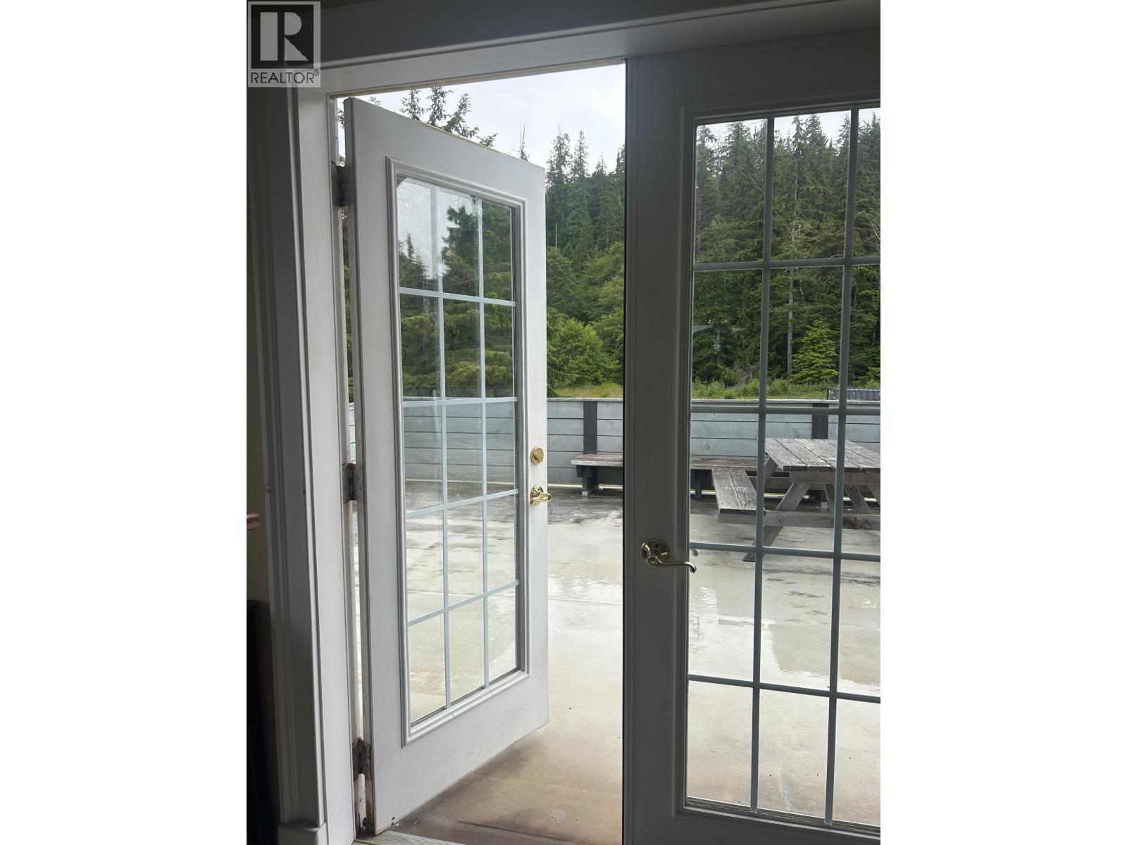 525 BEACH ROAD - 6