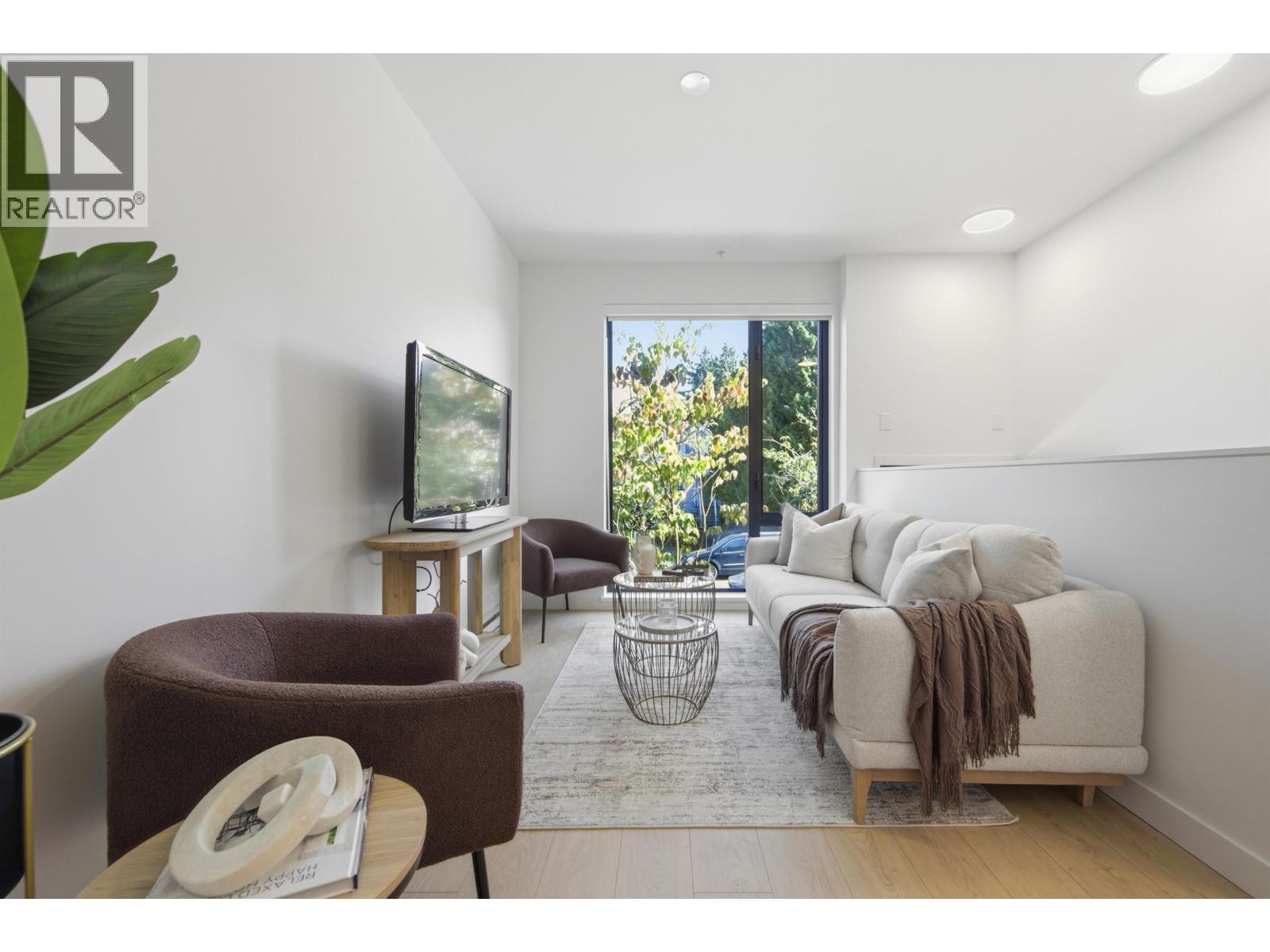2408 E 12TH AVENUE, Vancouver