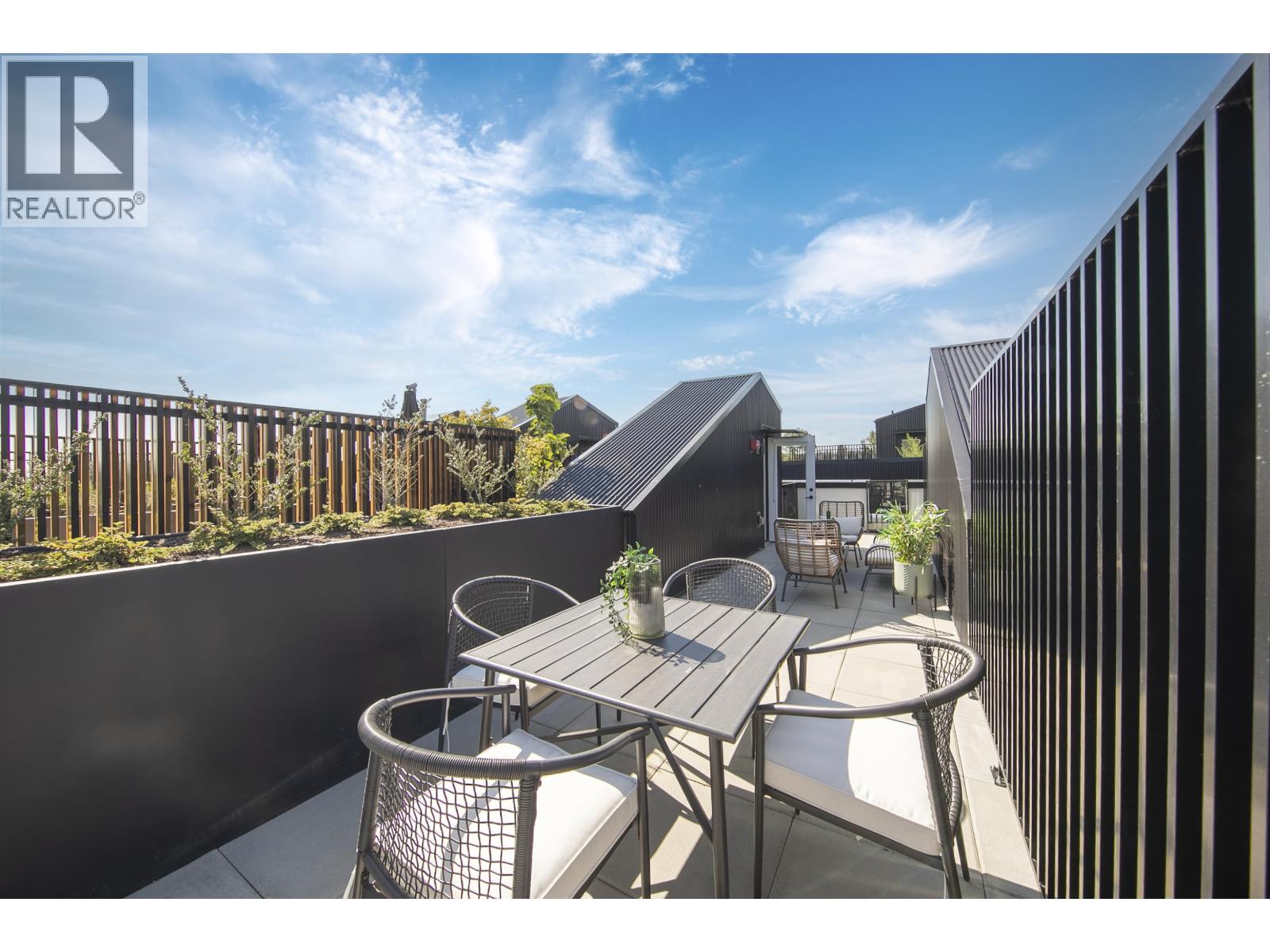 2408 E 12TH AVENUE, Vancouver