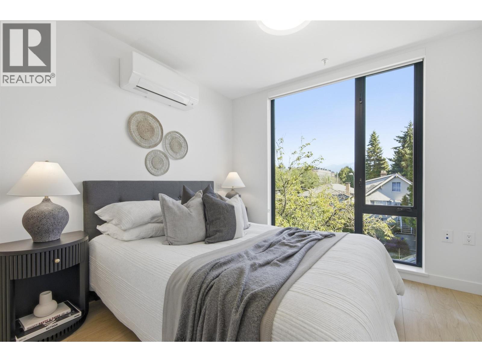 2408 E 12TH AVENUE, Vancouver